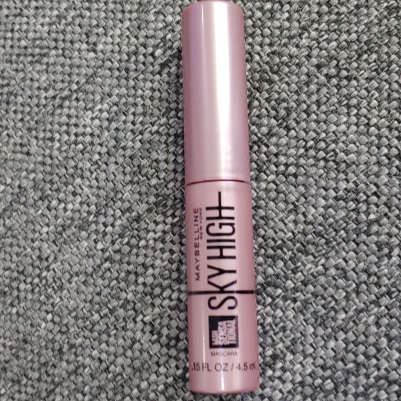 Maybelline New York Lash Sensational Sky High Mascara Very Black Mini Size NWT - Picture 2 of 4